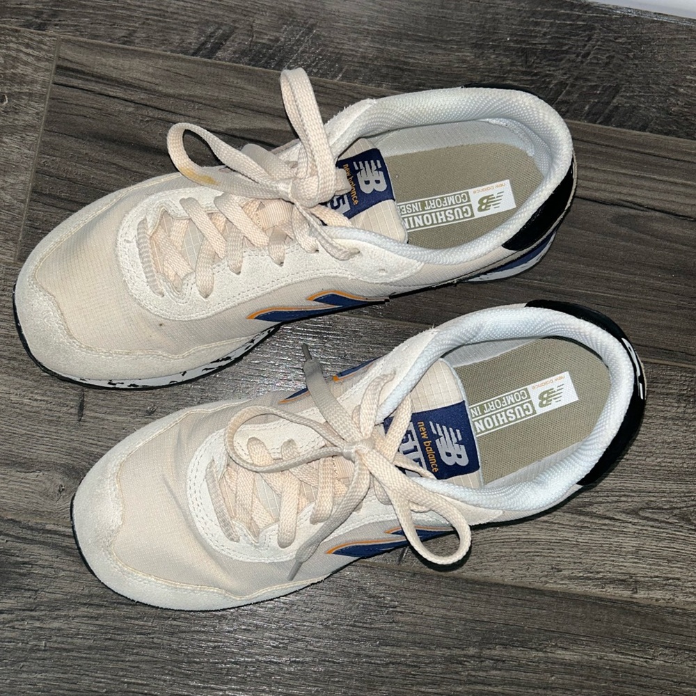 New Balances - Picture 5 of 8